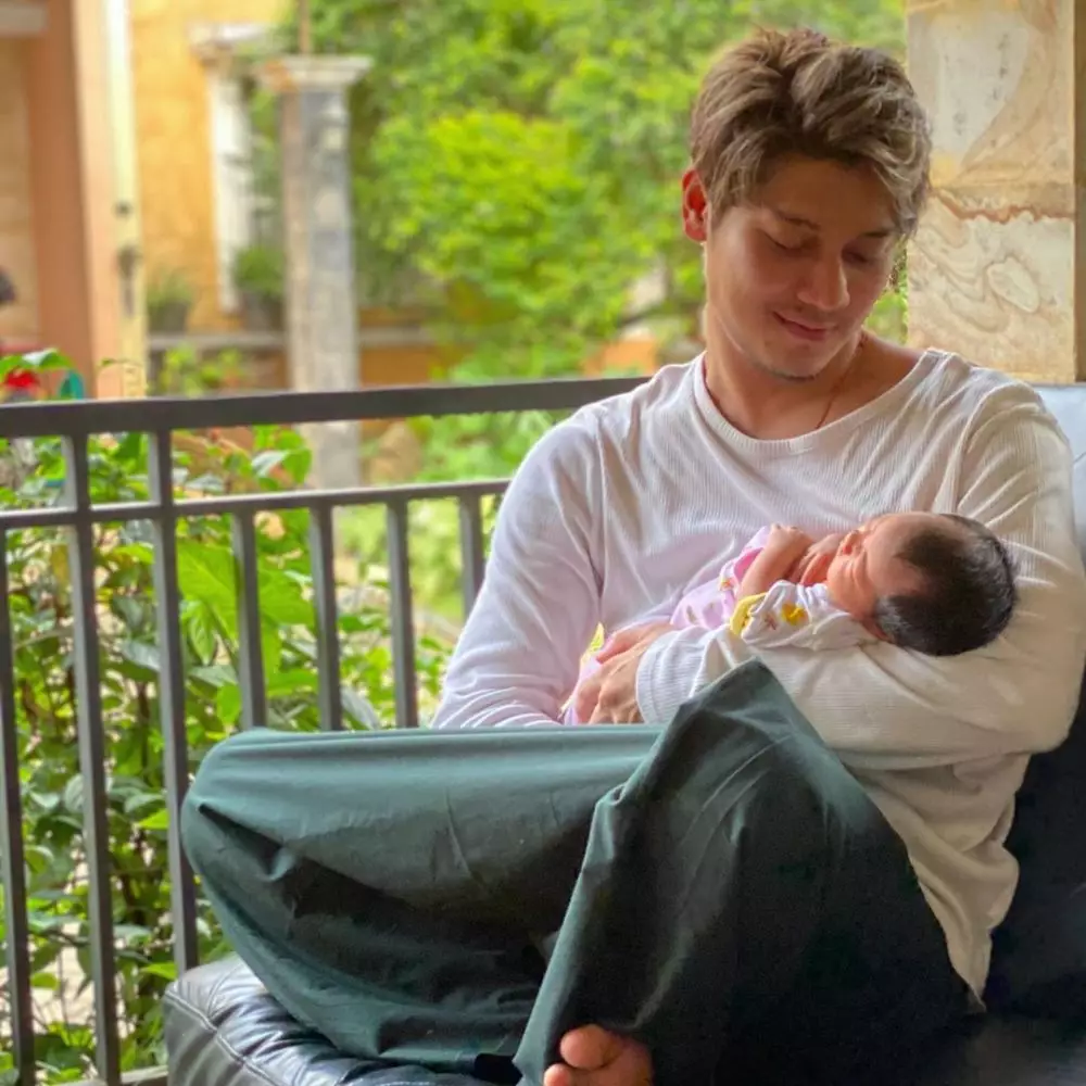 Rizky Billar momong keponakan Instagram