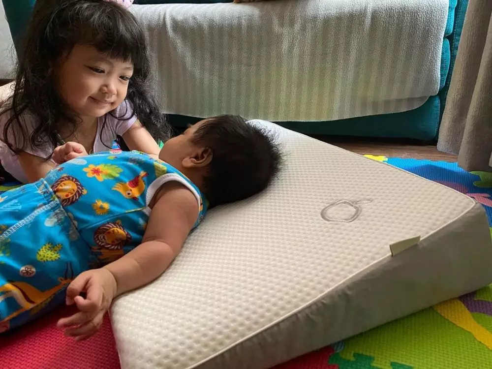 anak seleb momong adik Instagram anak seleb momong adik Instagram