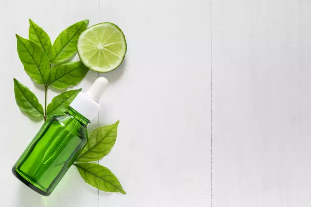 Manfaat jeruk nipis  freepik.com