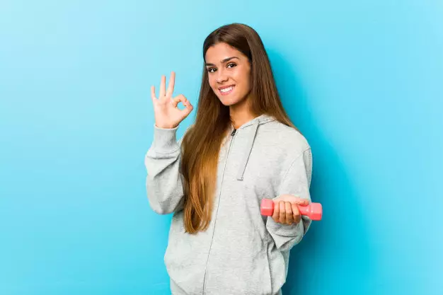 Manfaat jeruk nipis  freepik.com