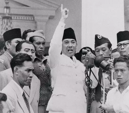 Kata-kata motivasi Bung Karno © 2020 brilio.net Kata-kata motivasi Bung Karno © 2020 brilio.net