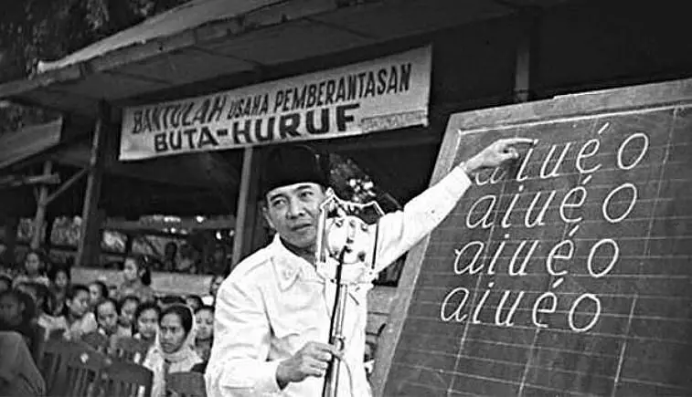 Kata-kata motivasi Bung Karno © 2020 brilio.net Kata-kata motivasi Bung Karno © 2020 brilio.net