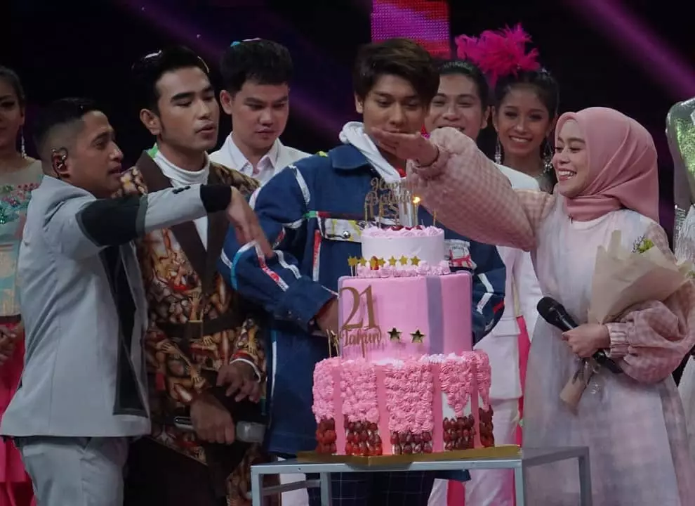 Billar ke konser Lesty berbagai sumber