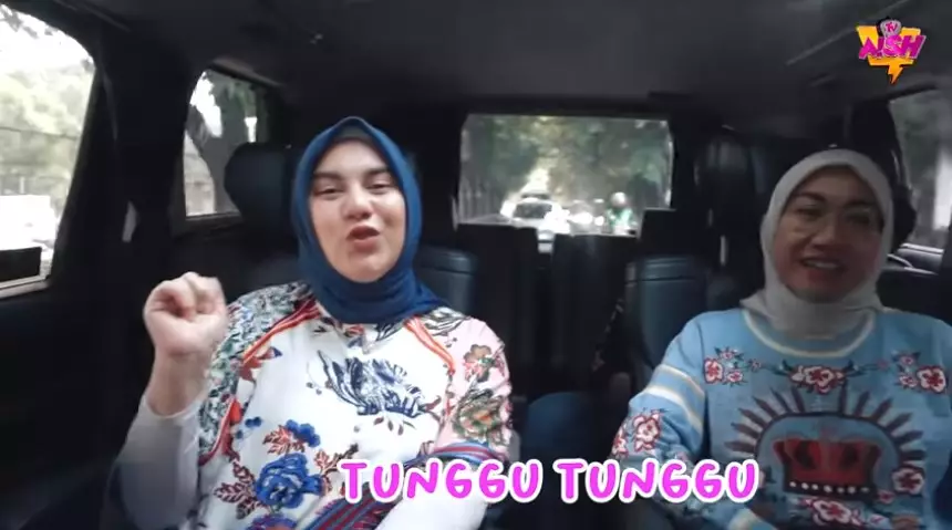 Potret Irish dan Ammar beli keperluan bayi YouTube/Aish TV Potret Irish dan Ammar beli keperluan bayi YouTube/Aish TV