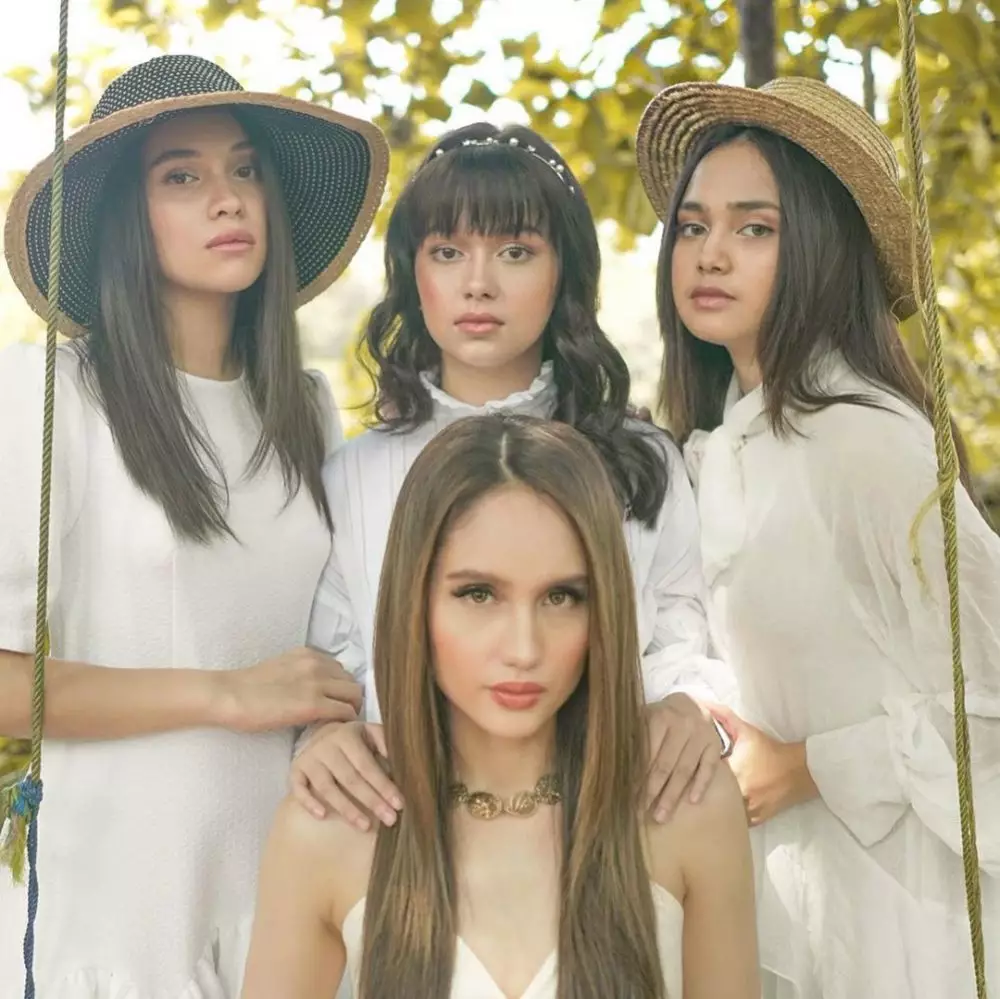 Pemotretan Cinta Laura dan ketiga artis muda © 2020 Instagram