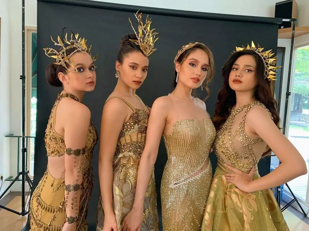 Pemotretan Cinta Laura dan ketiga artis muda © 2020 Instagram