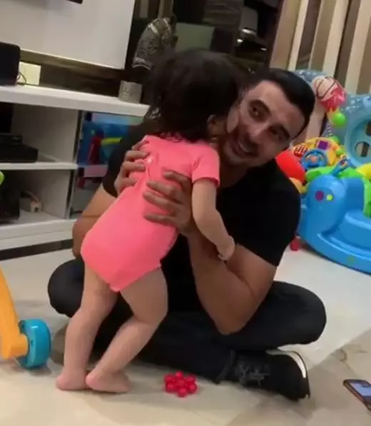 Ali Syakieb momong Instagram