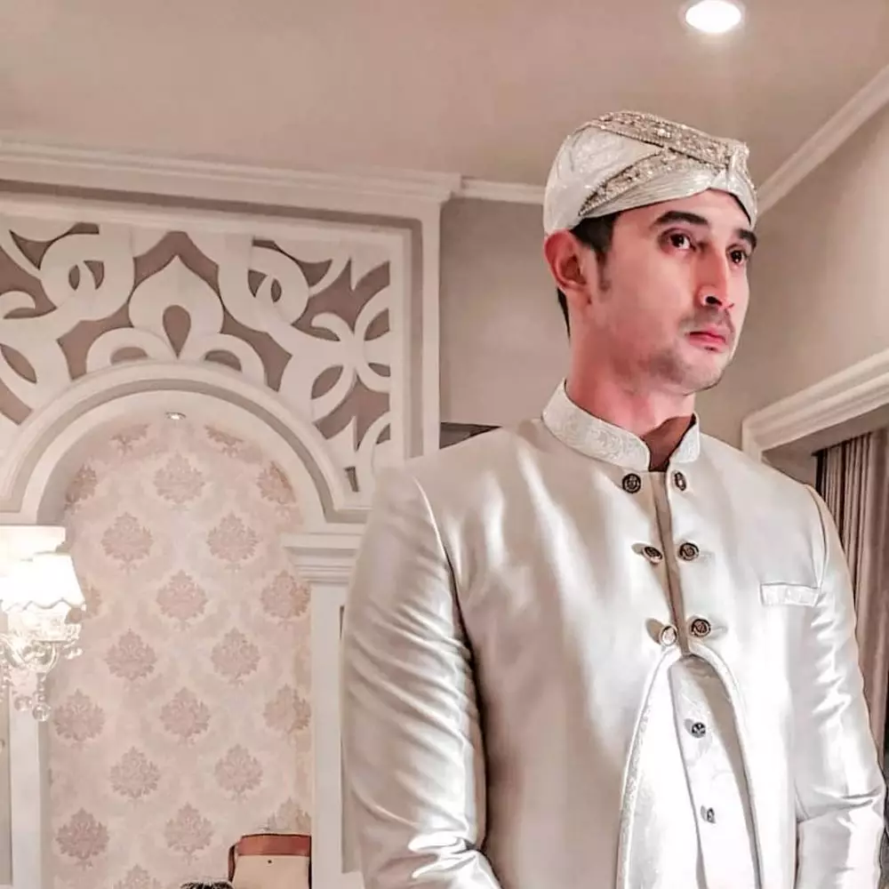 Ali Syakieb fitting baju instagram 