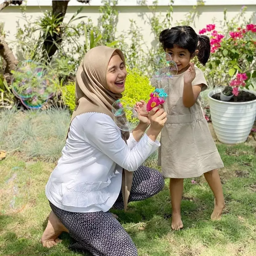 istri pejabat momong anak  Instagram istri pejabat momong anak  Instagram