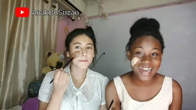 kakak beradik tukar Instagram