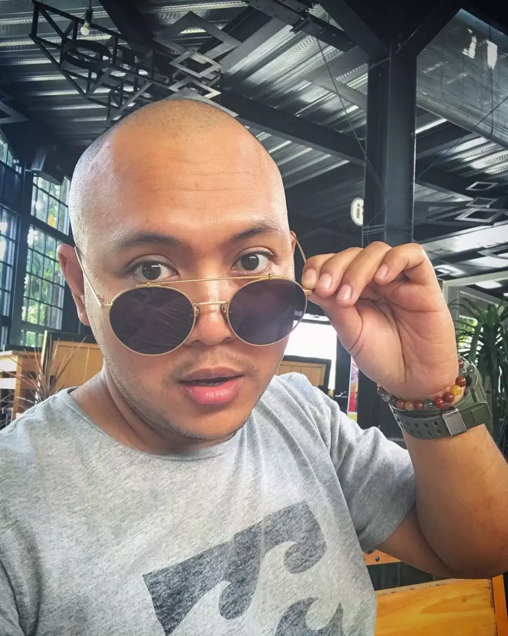 pemain Islam KTP berbagai sumber