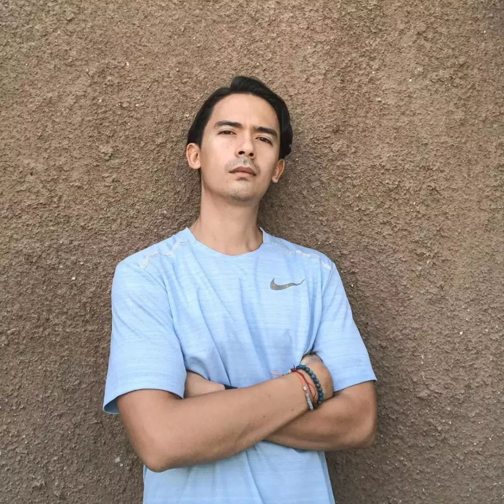 pemain Islam KTP berbagai sumber