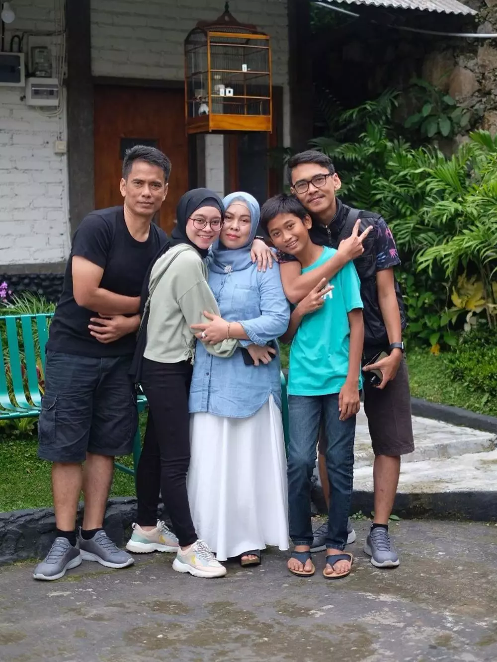 potret kakak Lesty Kejora Instagram