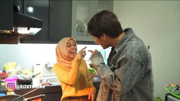 Potret mesra Rizky Billar dan Lesty Kejora © 2020 berbagai sumber