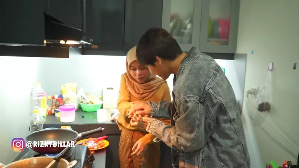 Potret mesra Rizky Billar dan Lesty Kejora © 2020 berbagai sumber