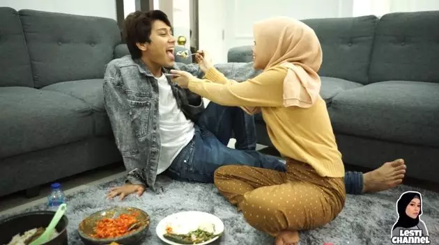 Potret mesra Rizky Billar dan Lesty Kejora © 2020 berbagai sumber