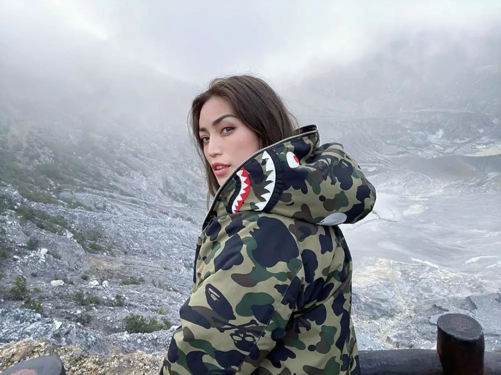 Momen liburan Jessica Iskandar di Tangkuban Perahu © 2020 Instagram