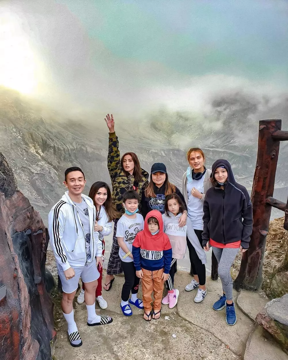 Momen liburan Jessica Iskandar di Tangkuban Perahu © 2020 Instagram