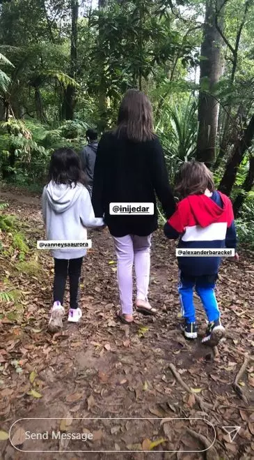 Momen liburan Jessica Iskandar di Tangkuban Perahu © 2020 Instagram