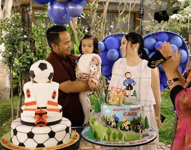 Potret ulang tahun suami Momo Instagram/@therealmomogeisha