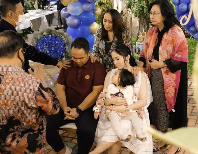 Potret ulang tahun suami Momo Instagram/@therealmomogeisha