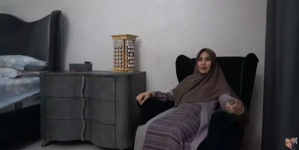 Potret kamar Kartika Putri © 2020 YouTube/ Kartika Putri Official