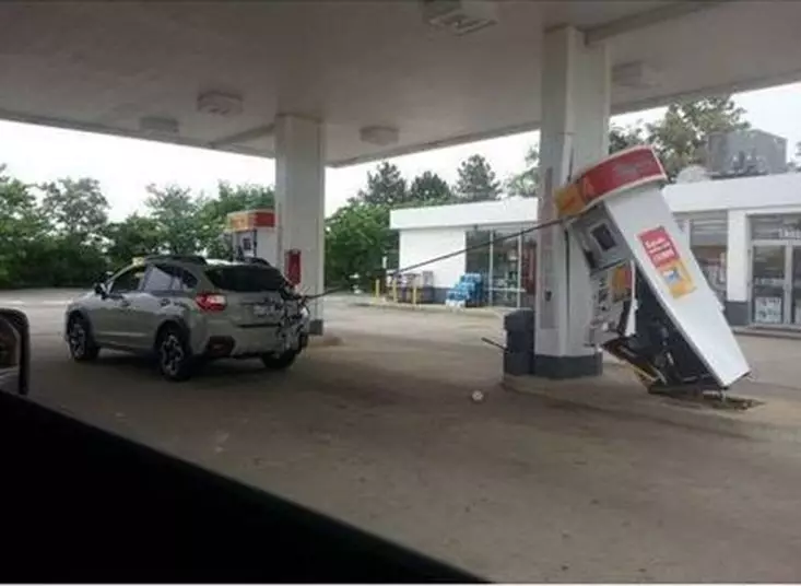 momen lucu mobil di pom bensin © 2020 1cak.com momen lucu mobil di pom bensin © 2020 1cak.com