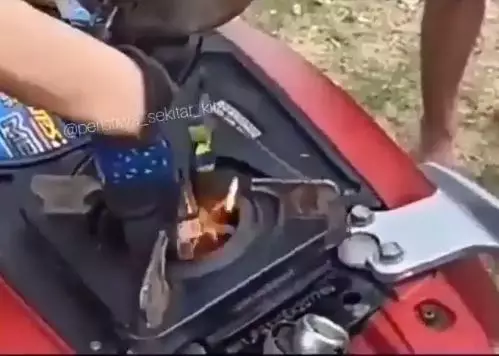 motor mendadak jadi kompor Instagram motor mendadak jadi kompor Instagram