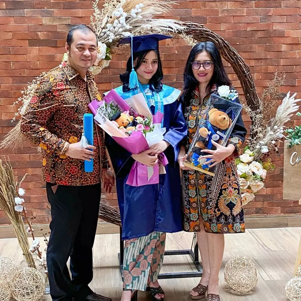 kelulusan Yoriko Angeline Instagram