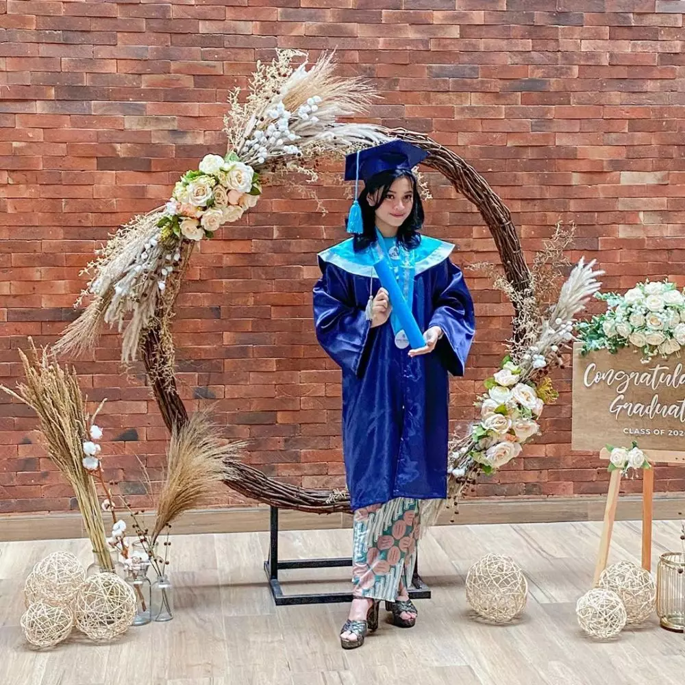 kelulusan Yoriko Angeline Instagram