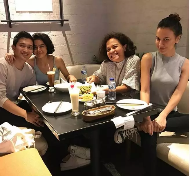 sophia demas eva Instagram sophia demas eva Instagram