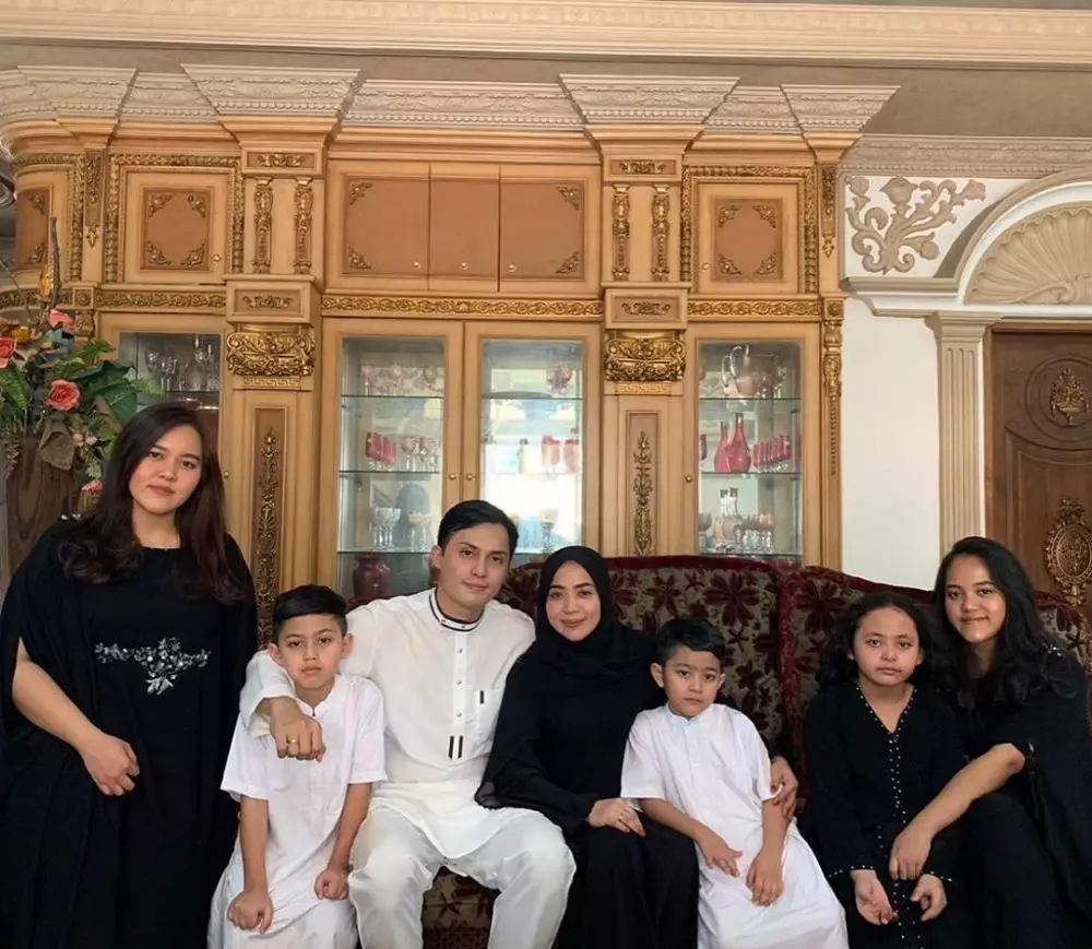 Potret Dewi Nurmania putri Muzdalifah © 2020 Instagram Potret Dewi Nurmania putri Muzdalifah © 2020 Instagram