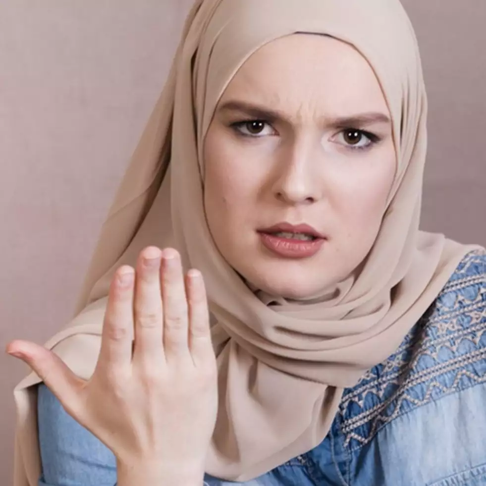 10 Cara menahan marah dengan mengendalikan emosi dalam Islam