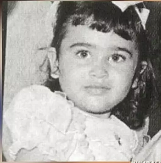 potret lawas karisma kapoor Instagram