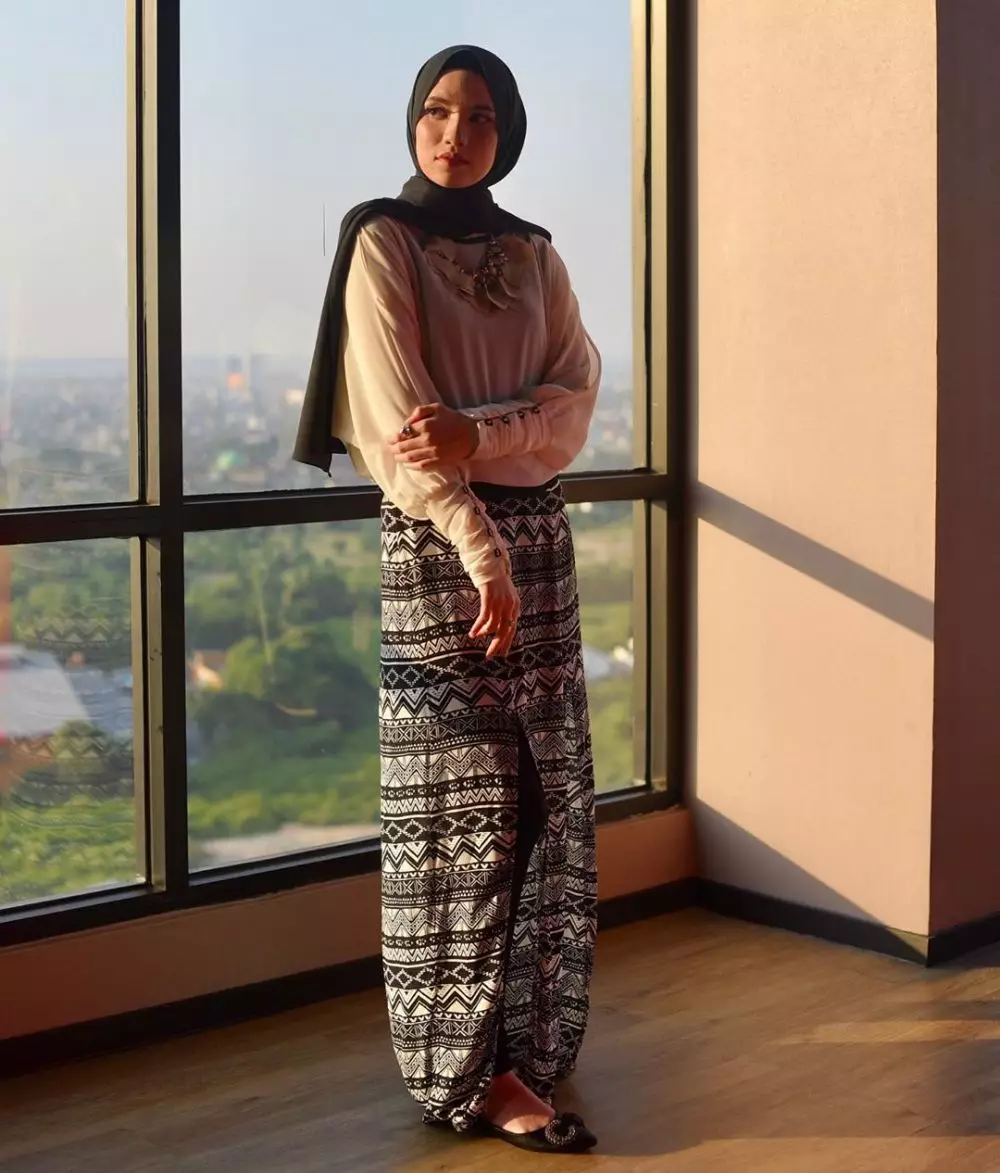 Yuliya Mixalkova seks video Biseksual filmini tomosha qiling