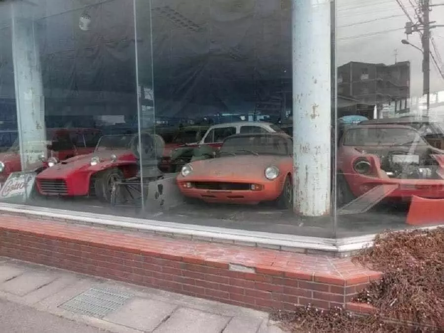 Potret showroom terbengkalai 46 tahun Facebook/ SHOWA Racing