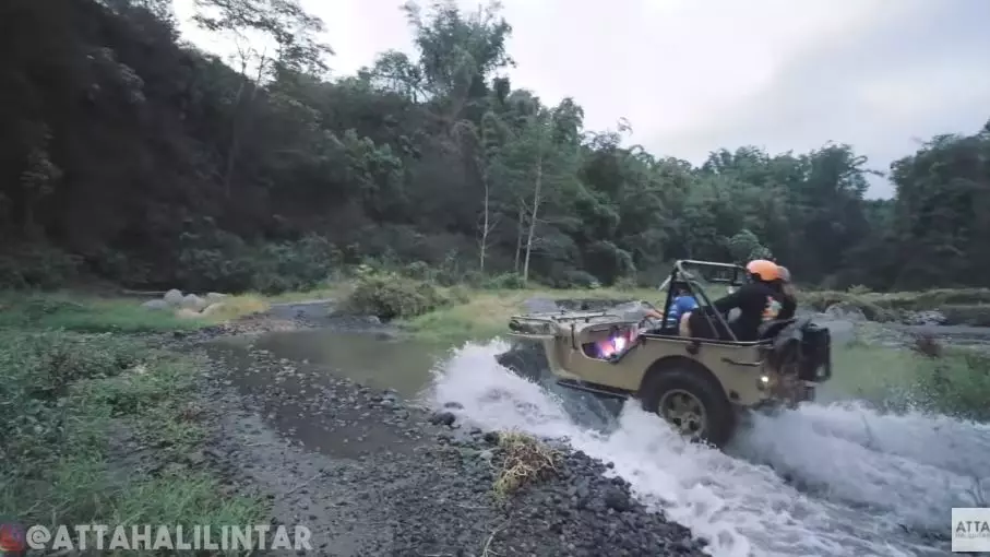 Potret liburan Atta &  Aurel © 2020 YouTube/Atta Halilintar Potret liburan Atta &  Aurel © 2020 YouTube/Atta Halilintar