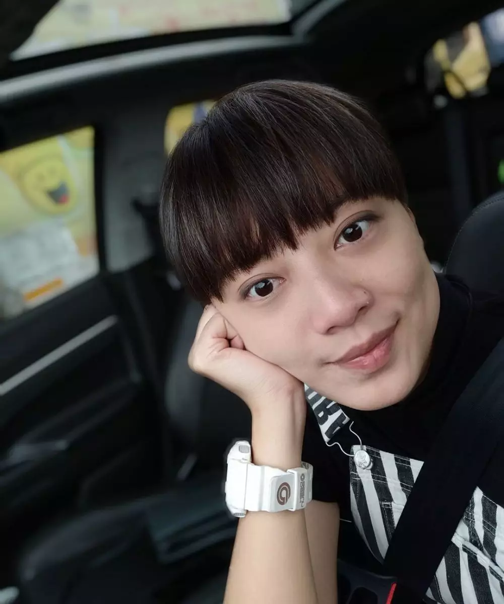 Potret terbaru Leony Trio Lwek Kwek © 2020 Instagram/@leonyvh Potret terbaru Leony Trio Lwek Kwek © 2020 Instagram/@leonyvh