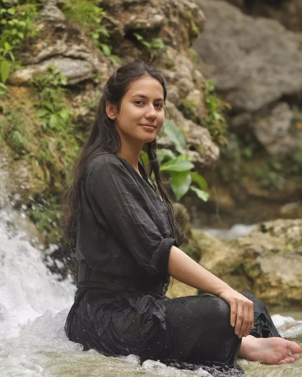 Artis main di curug © 2020 brilio.net