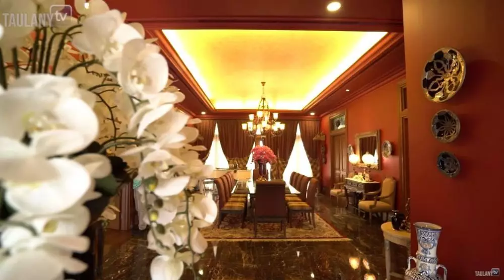 Potret rumah mewah Bambang Soesatyo © 2020 YouTube/Taulany TV