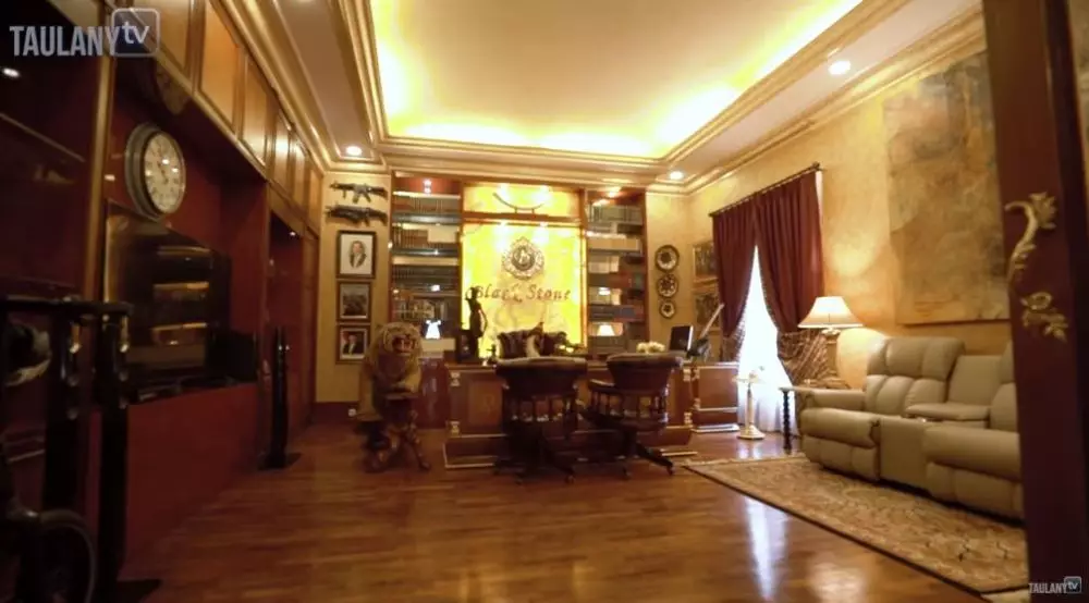 Potret rumah mewah Bambang Soesatyo © 2020 YouTube/Taulany TV