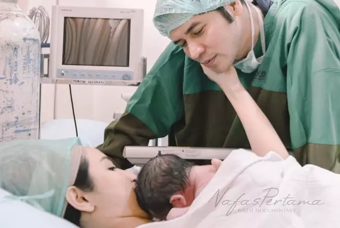 momen lahiran Chaca Thakya instagram