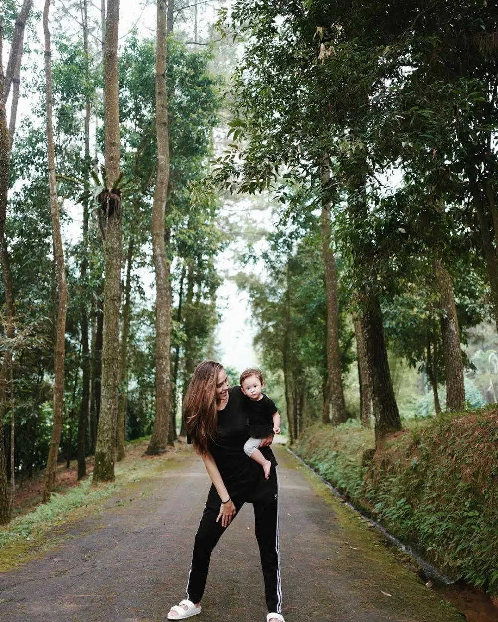 Yasmine Wildblood plesir ke Bogor Instagram