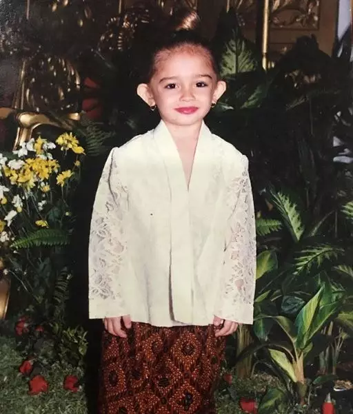 seleb berdarah Inggris kecil Instagram seleb berdarah Inggris kecil Instagram