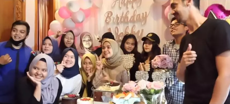 ultah Vebby Palwinta YouTube