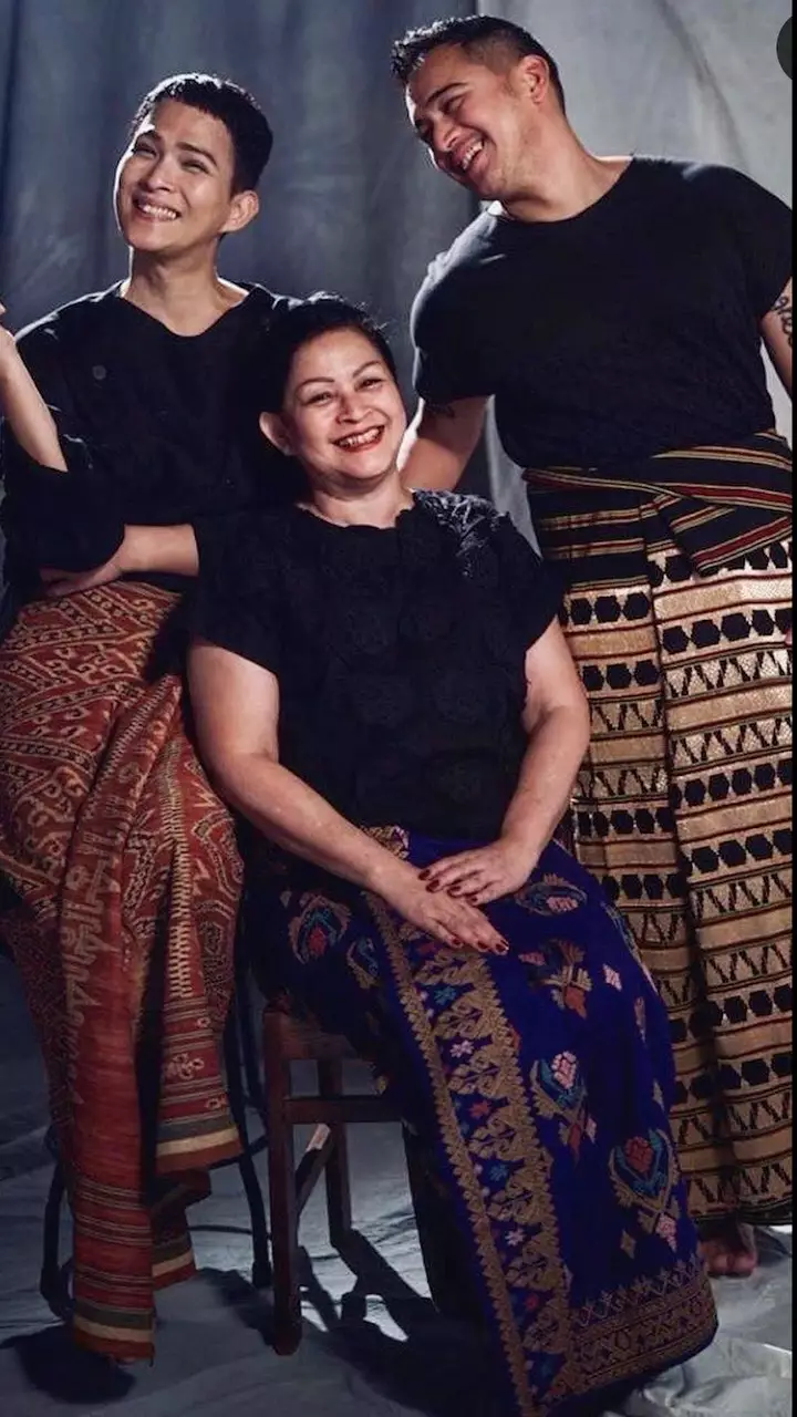 potret harmonis keluarga Lawalata Instagram potret harmonis keluarga Lawalata Instagram