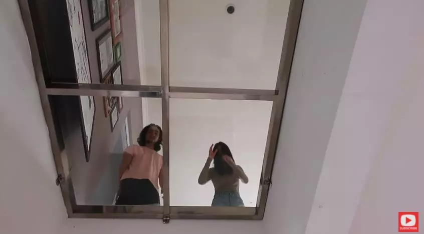 momen Mawar Eva main ke rumah Bryan Domani © 2020 YouTube/Domani House Channel momen Mawar Eva main ke rumah Bryan Domani © 2020 YouTube/Domani House Channel
