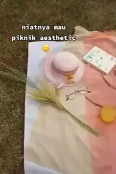 Gagal foto estetik dihampiri sapi Instagram/@memoefriantto Gagal foto estetik dihampiri sapi Instagram/@memoefriantto