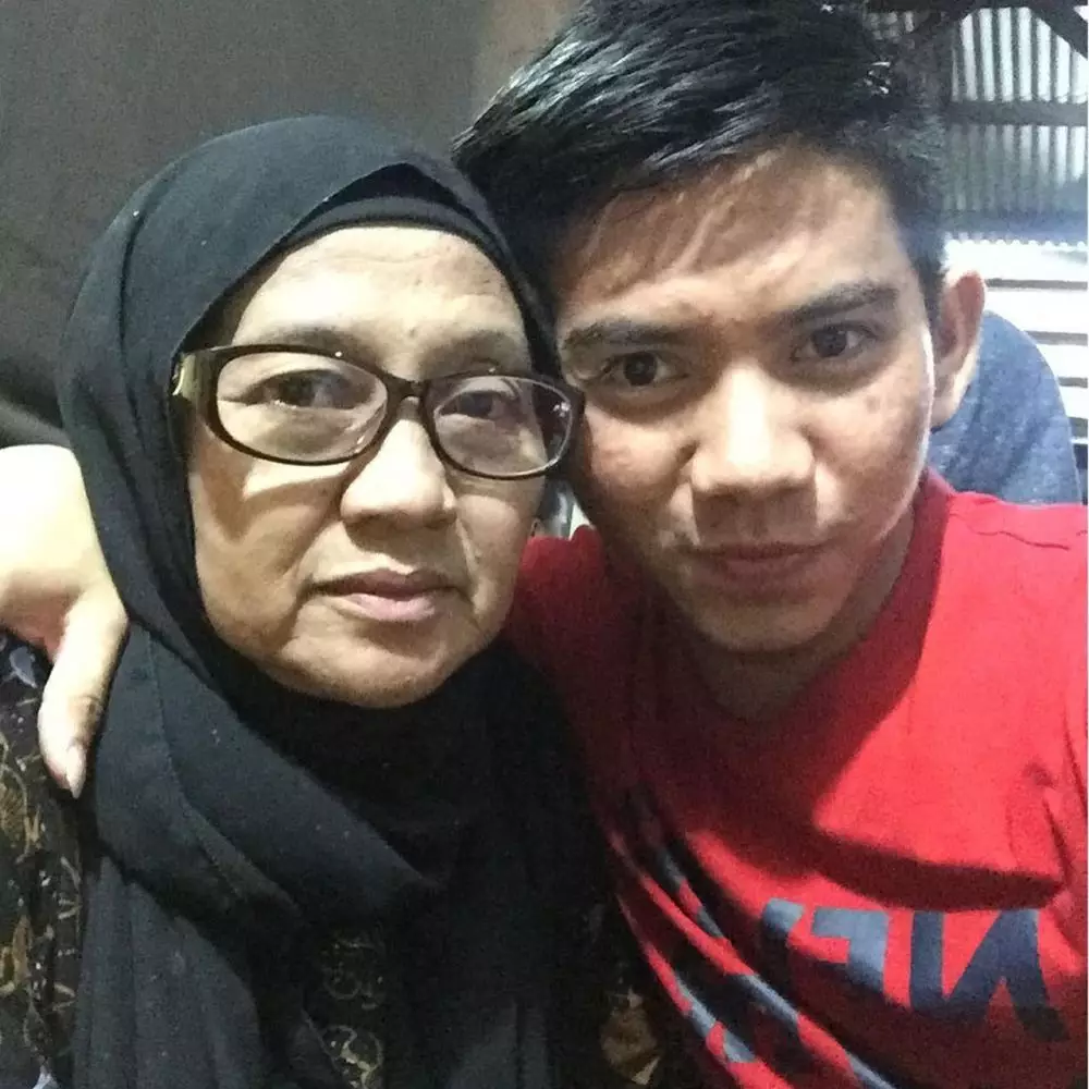 potret kebersamaan Rizki D'Academy dan ibunda © 2020 Instagram/da2_rizki123 potret kebersamaan Rizki D'Academy dan ibunda © 2020 Instagram/da2_rizki123