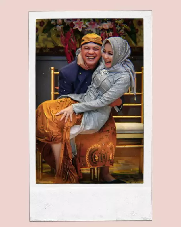 potret harmonis Adipura dan istri © 2020 Instagram/@adipura_24 potret harmonis Adipura dan istri © 2020 Instagram/@adipura_24